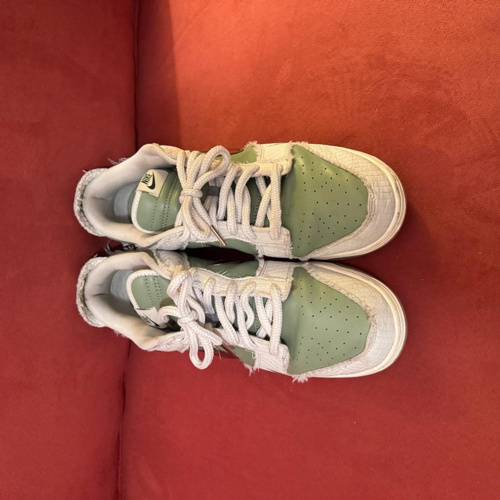 Men’s Nike Dunks Green and White Sneakers Size 13